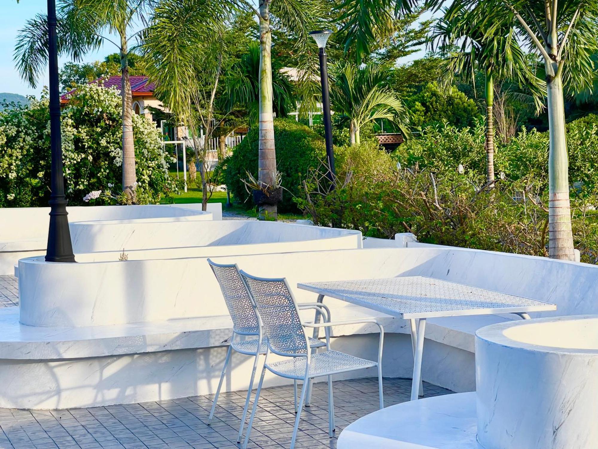 Hotel สต็อกโฮม เขาใหญ่ à Pak Chong Extérieur photo